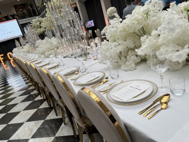 360 video spinner Amsterdam White Dinner (3)