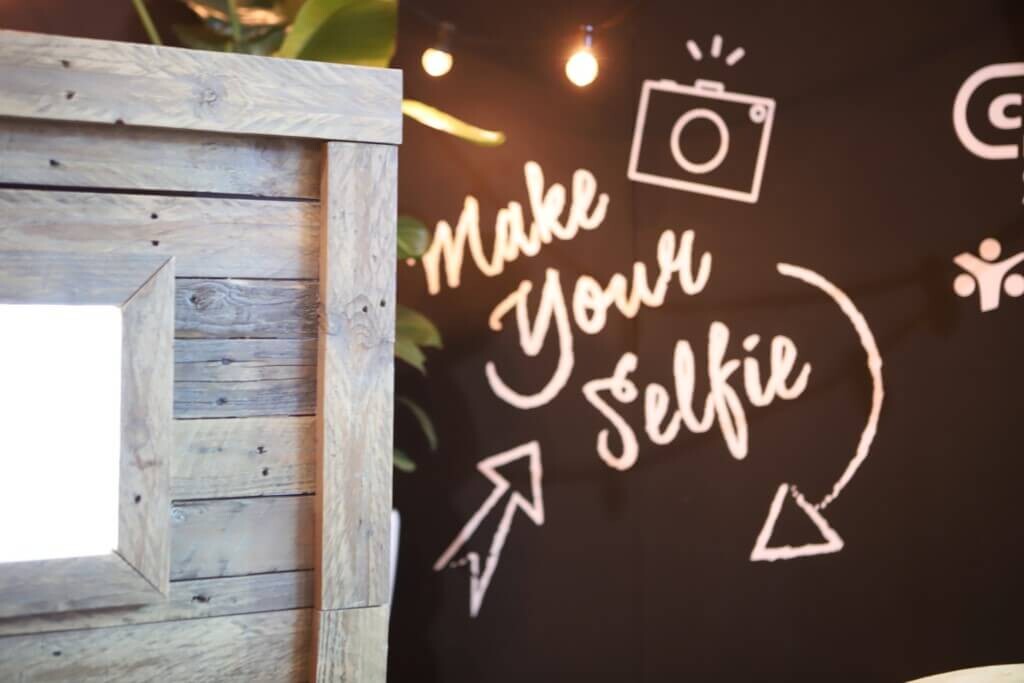 make your selfie